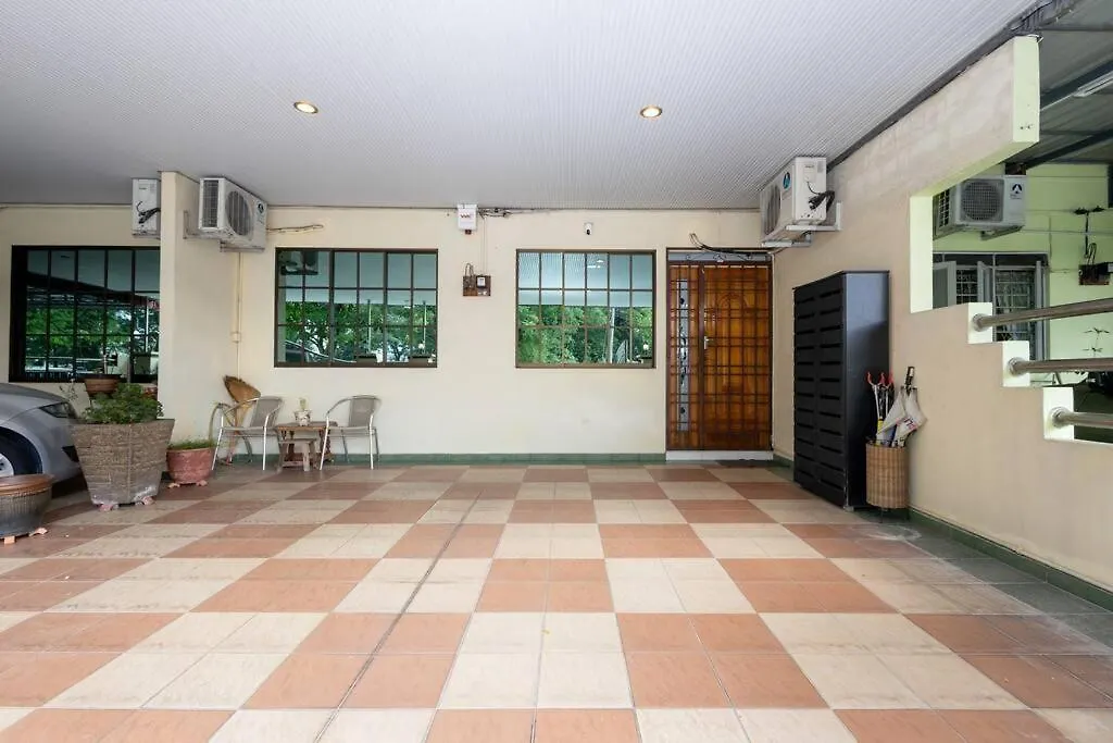 Homie4U - Ipoh Garden East 8 Pax Villa 0*,  Malaysia