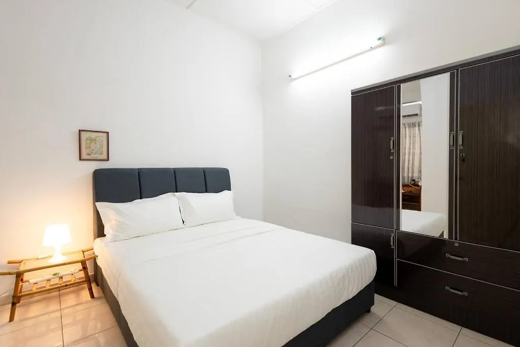 Homie4U - Ipoh Garden East 8 Pax Villa 0*,  Malaysia